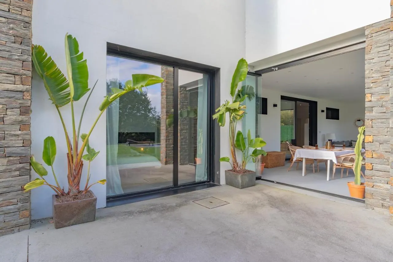 Villa Casa Moderna Con Piscina Y Vistas Al Bosque. Mungia